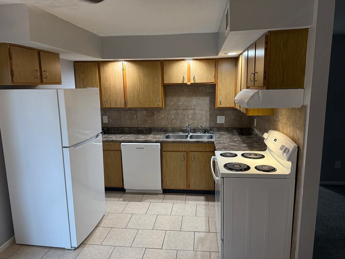 3405 Holiday Ct — Photo 2