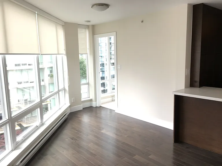 535 Smithe St #1007 — Photo 4