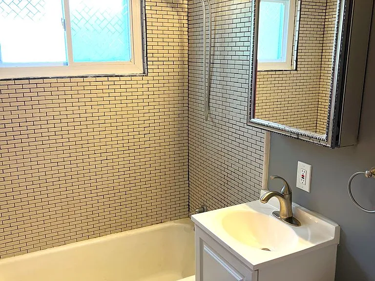 2638 Rahn Ave — Photo 10