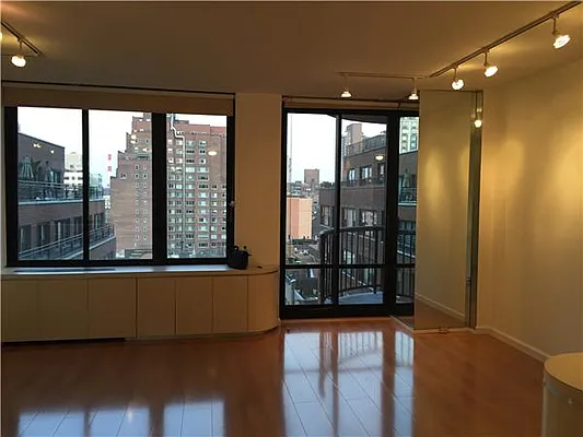 Rented by Azimuth Realty Corp | media 2