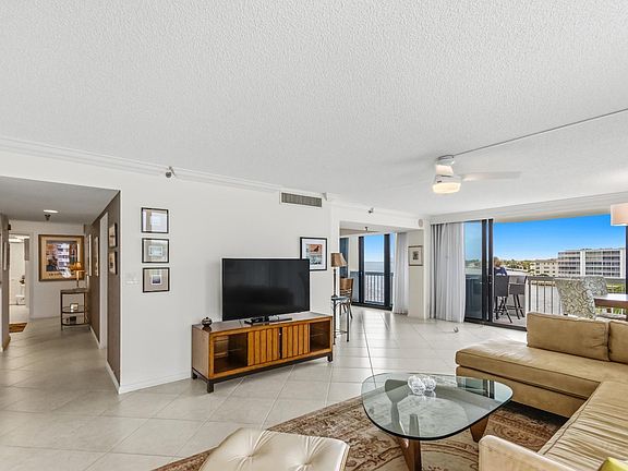 5th image of 115 Lakeshore Drive #448