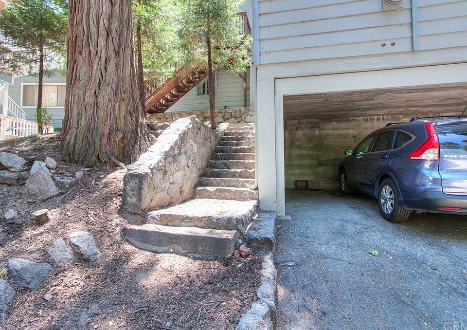 1st image of 23813 Wildwood Ln