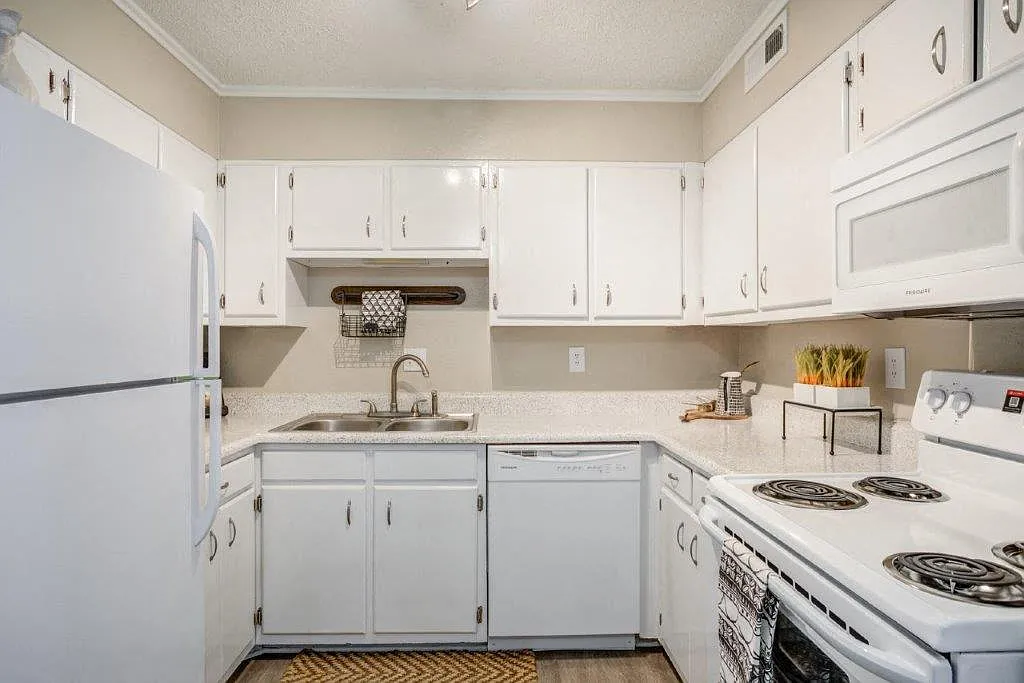 Sheffield Heights Apartment Homes — Photo 2