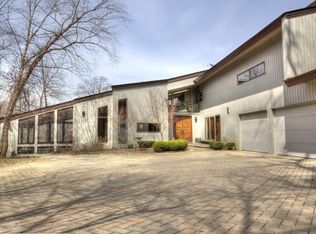 446 Signal Hill Rd, North Barrington, IL 60010