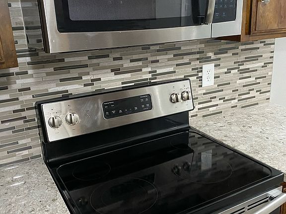 4th image of 796 Ponderosa Dr
