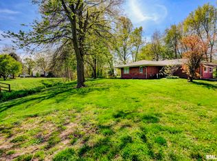 208 W North St, Morrisonville, IL 62546