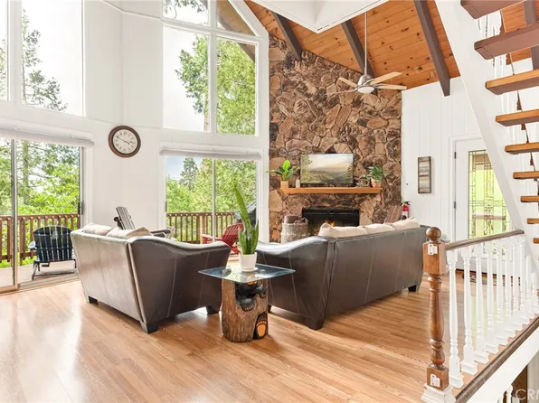 28577 Shenandoah Dr, Lake Arrowhead, CA 92352