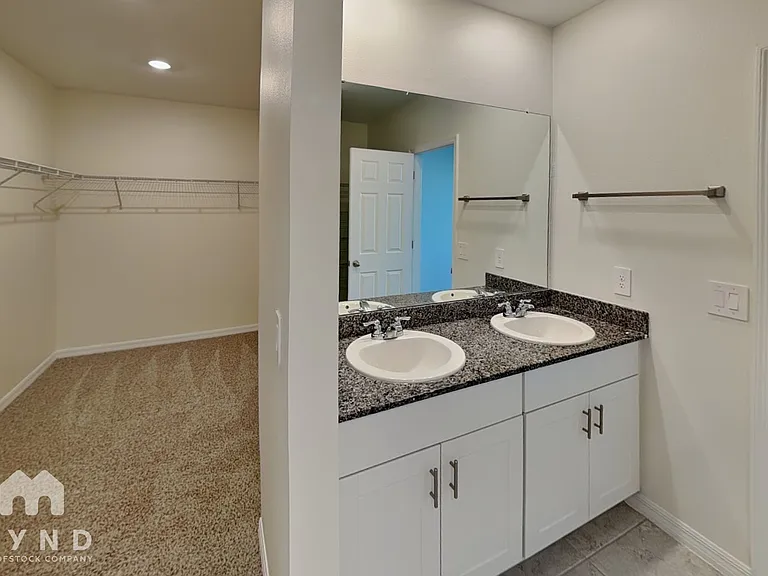 796 Griffon Ave — Photo 8