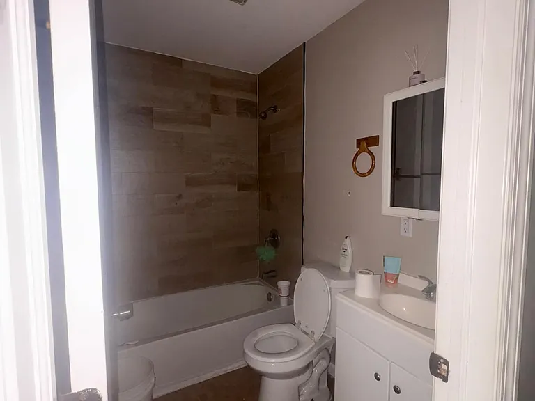 281 Presidential Blvd #2 — Photo 6