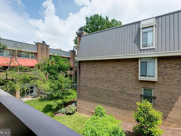 1619 S Hayes St — Photo 21