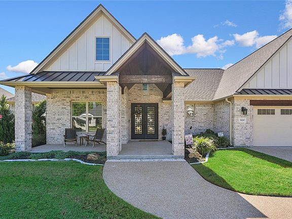 3rd image of 3220 Rose Hill Ln