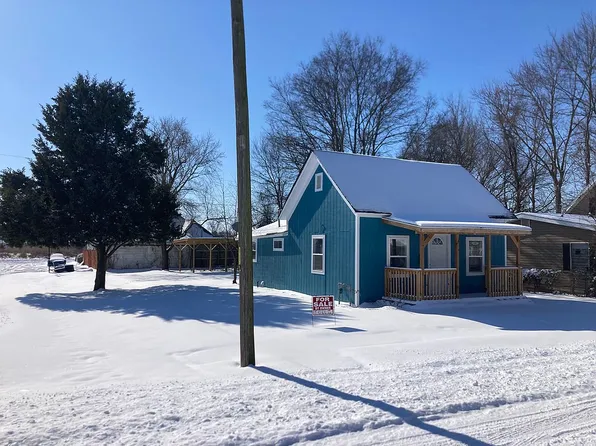 141 E Daugherty St, Carterville, MO 64835