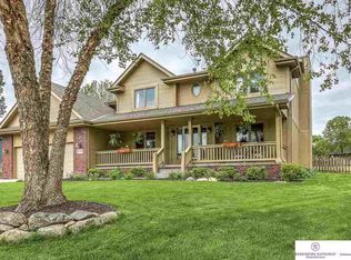 15364 Sherwood Cir, Omaha, NE 68116