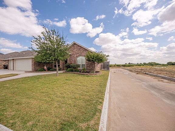 3rd image of 6013 Oak Creek Dr