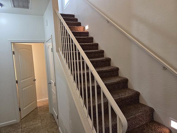 5th image of 937 12th Pl