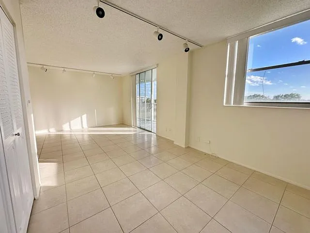 5301 NW 2nd Ave — Photo 4