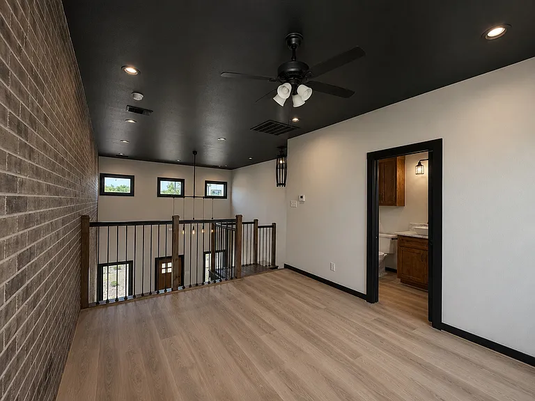215 E Avenue K #B — Photo 20