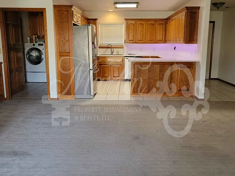 4303 N Bryan Ave — Photo 2