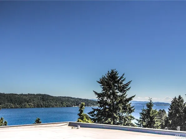 3825 NE 155th Pl APT 301, Lake Forest Park, WA 98155