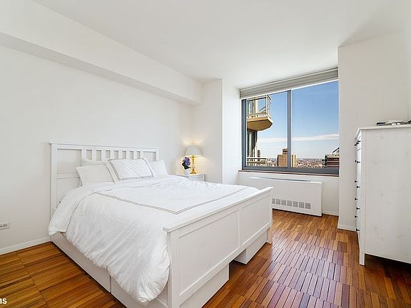 5th image of 300 E 85th St APT 3201