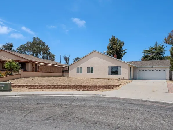 3521 Strawberry Pl, Oceanside, CA 92056