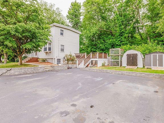 4th image of 10 Wilbur Ave