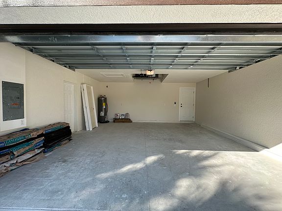 3rd image of 2247 Bendway Dr