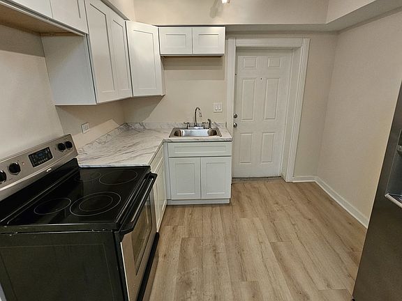 3rd image of 6049 N Talman Ave #Gd