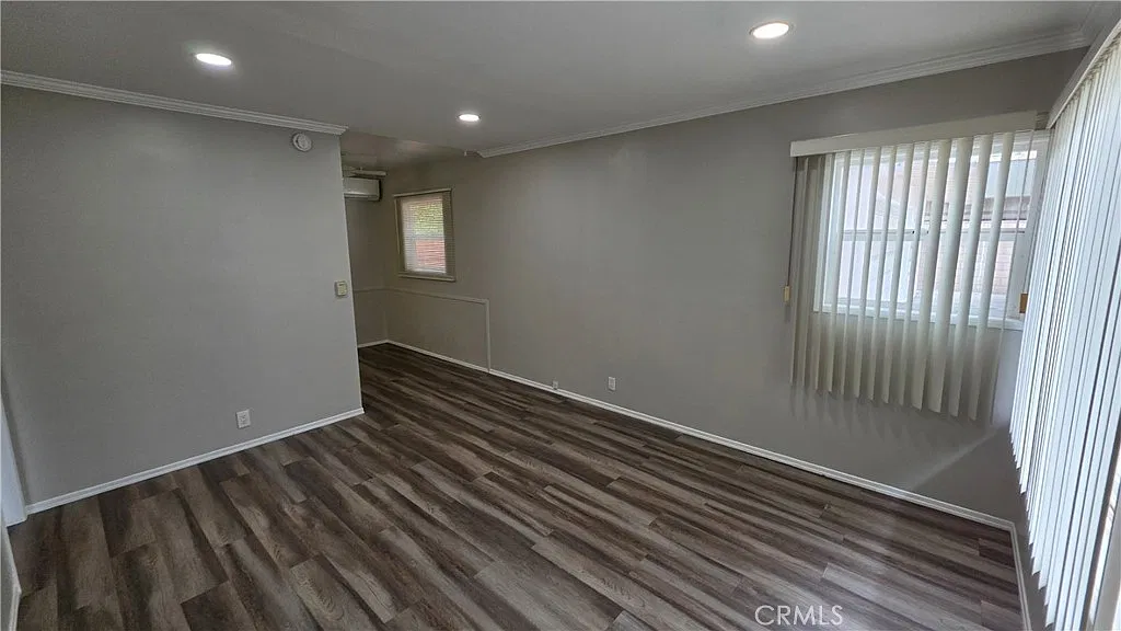 1 bed, 500 sqft, $2,100 — Photo 3