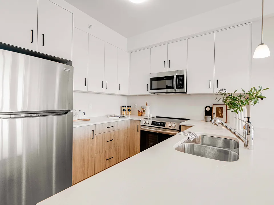 660 Sunningdale Rd E #316