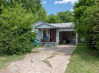 907 Fletcher St, Gainesville, TX 76240