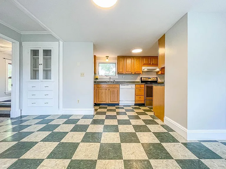 27 Brentwood St #2 — Photo 18