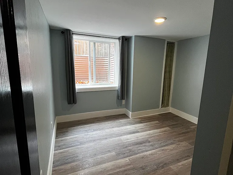 1536 Main St #E — Photo 11