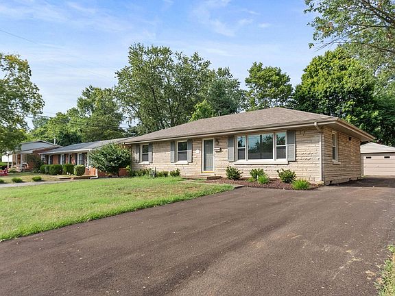 2nd image of 219 Loch Lomond Dr