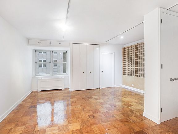 2nd image of 159 W 53rd St APT 33A