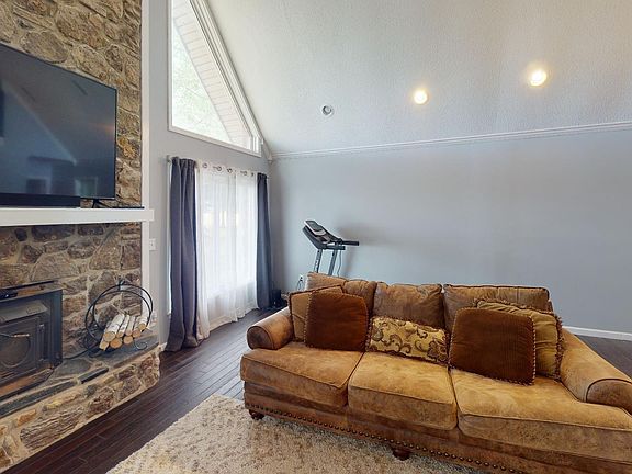 4th image of 1300 Woodruff #391