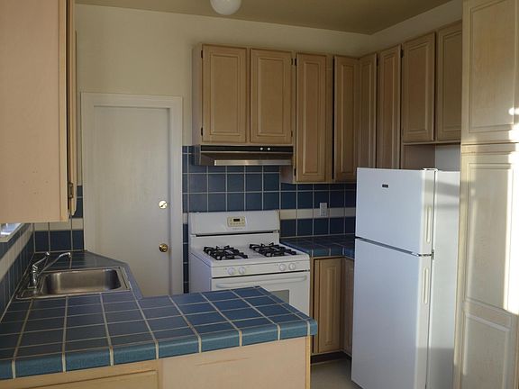 3rd image of 6310 California St APT 3