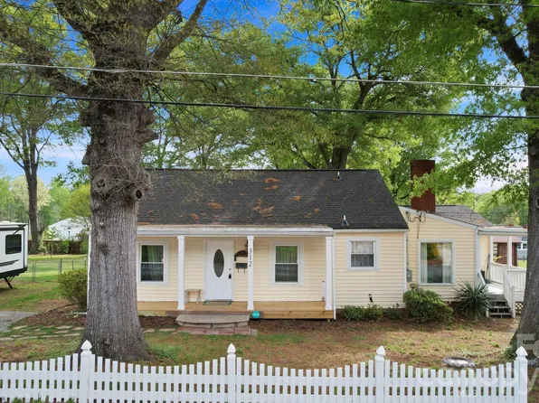 312 Cook St, Mooresville, NC 28115