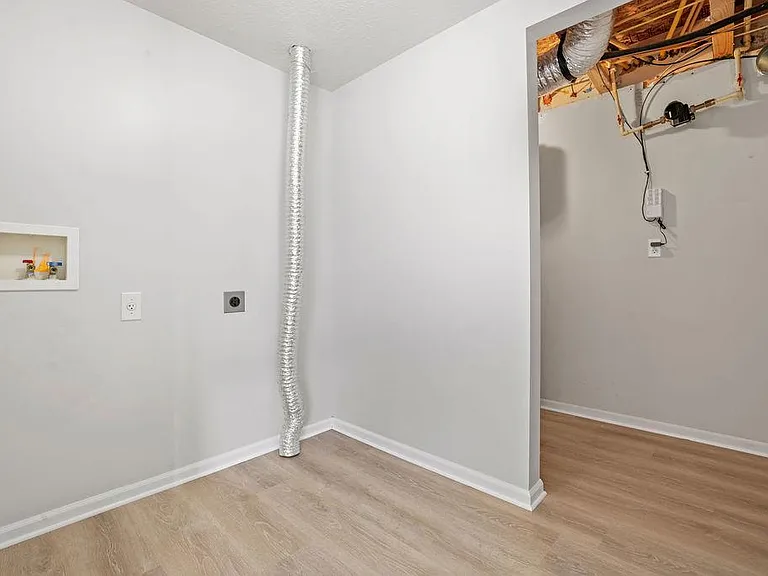 6447 Walnut Fork Dr — Photo 50