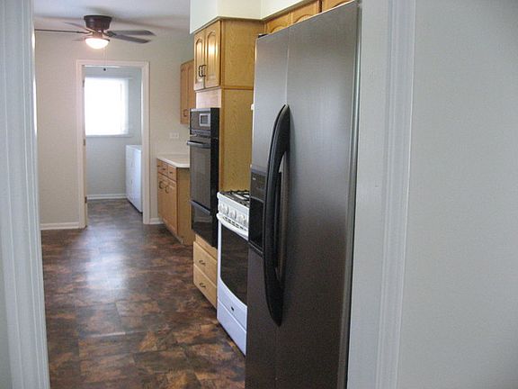5th image of 406 E Valley Ln