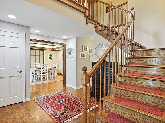 5th image of 2409 N Nottingham Ct