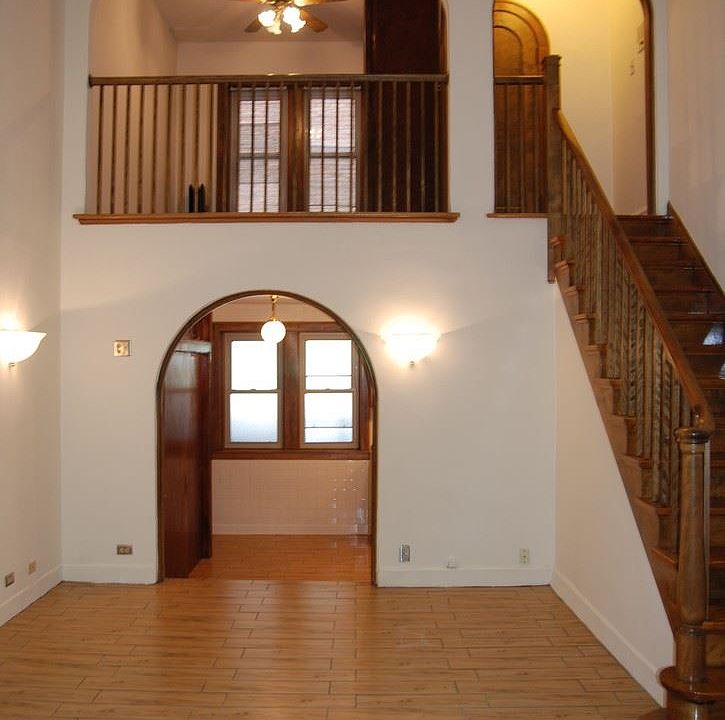1st image of 2337 1/2 N Geneva Ter APT 121