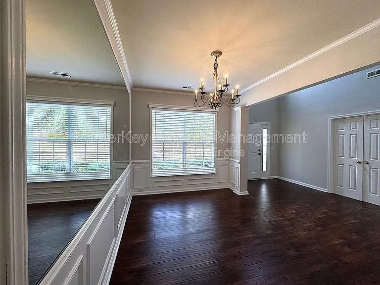 204 Straywhite Ave — Photo 11