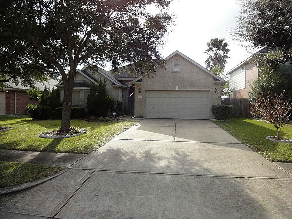 1st image of 834 Desert Rose Pl