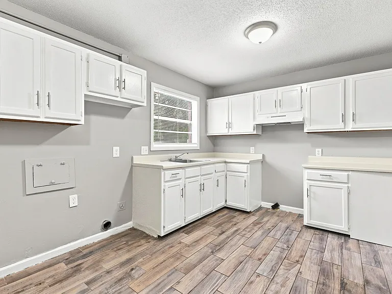 Skyview Townhomes — Photo 8