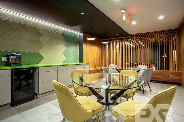 Rented by EXR | media 28