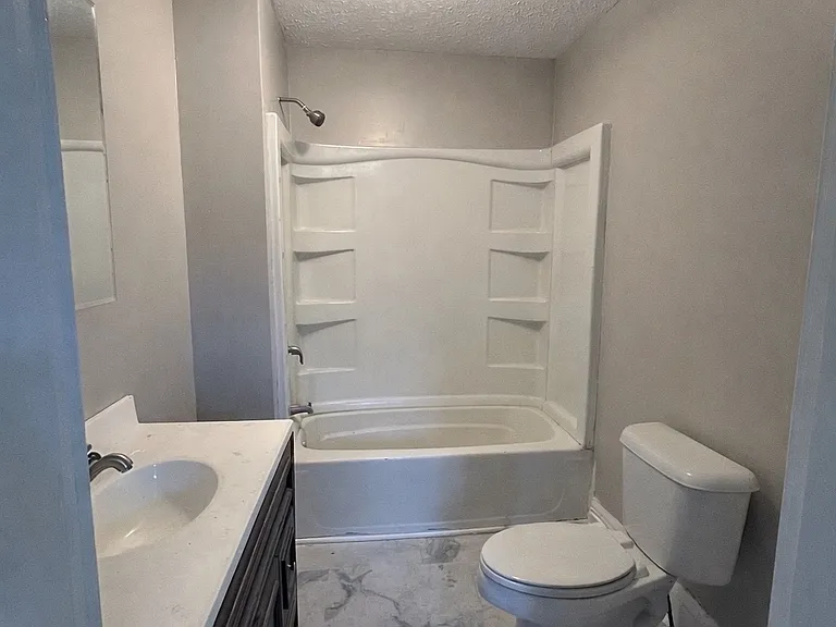 1100 Lowell St — Photo 15