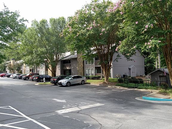 2nd image of 4007 Woodridge Way