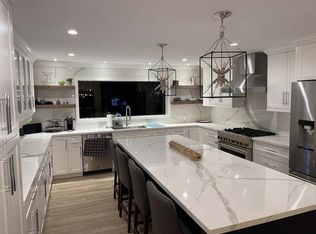 520 Mission Hill Rd, Boynton Beach, FL 33435