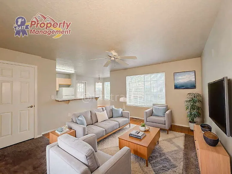 211 N Seafury Ln #202 — Photo 2